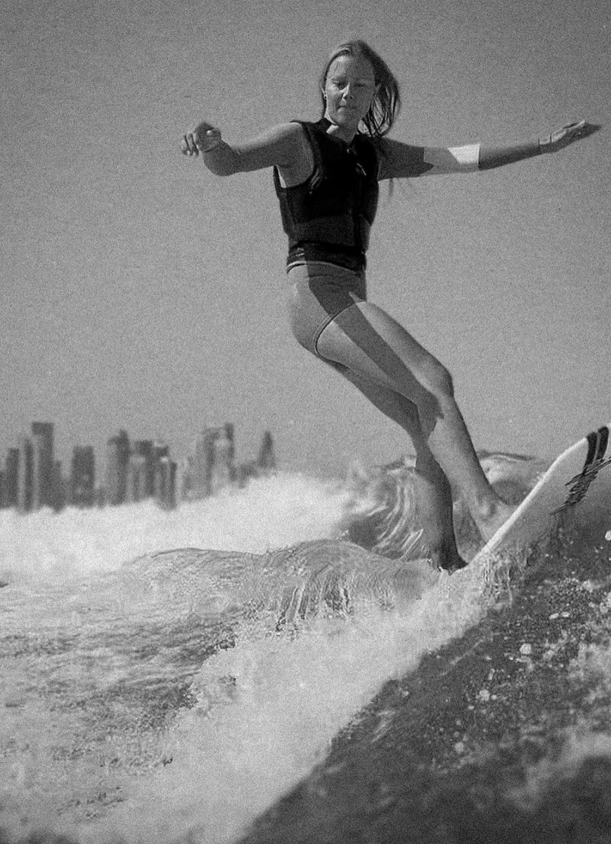 Ladies only wakesurfing and wakeboarding in Doha, Qatar Code Wake